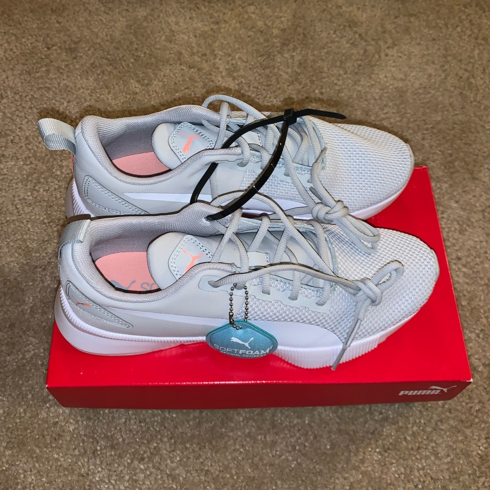 NEW Puma Women 7.5 Flyer Runner Active Sneakers